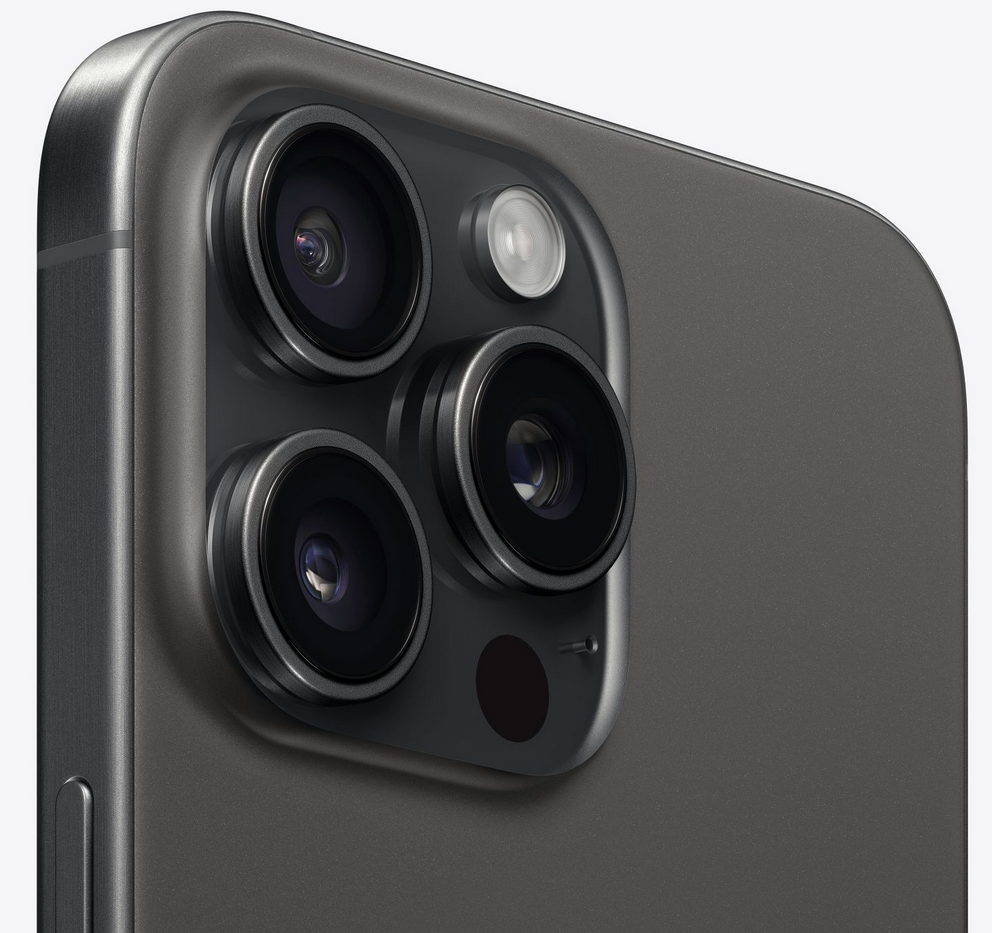 apple-iphone-15-pro-max-black-titanium-camera